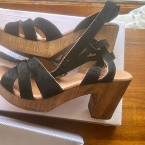 Eric Michael Luna Black Suede Platform Sandals authentic wood Size 38 NWT
